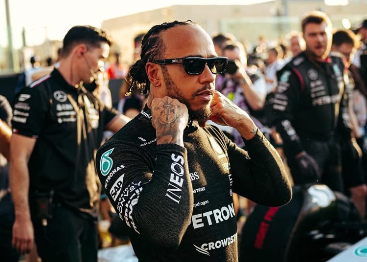 Il lascito di Lewis Hamilton: la Mercedes mantiene la livrea nera