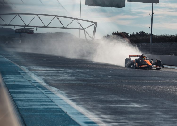 McLaren testa con Pirelli le gomme da bagnato per il 2026
