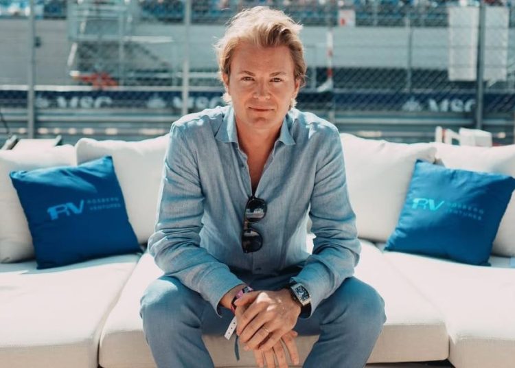 Il vecchio nemico crede ancora in Lewis Hamilton