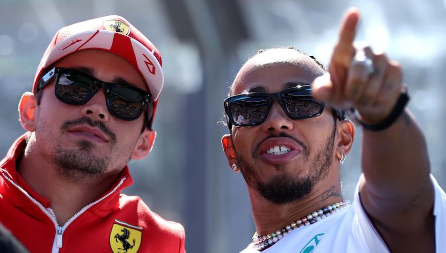 Hamilton - Leclerc in Ferrari.