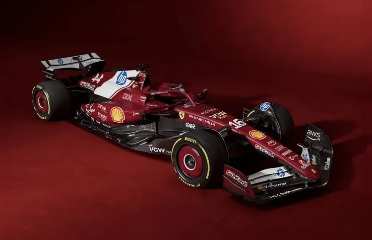 Ferrari SF-25: ecco la monoposto per Lewis Hamilton e Charles Leclerc