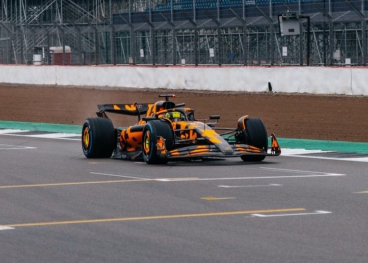 McLaren MCL39
