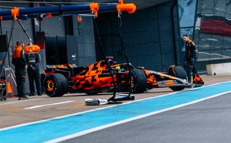 McLaren MCL39