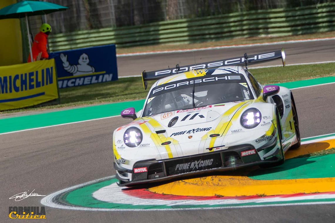 Porsche 992 GT3 R - Manthey 