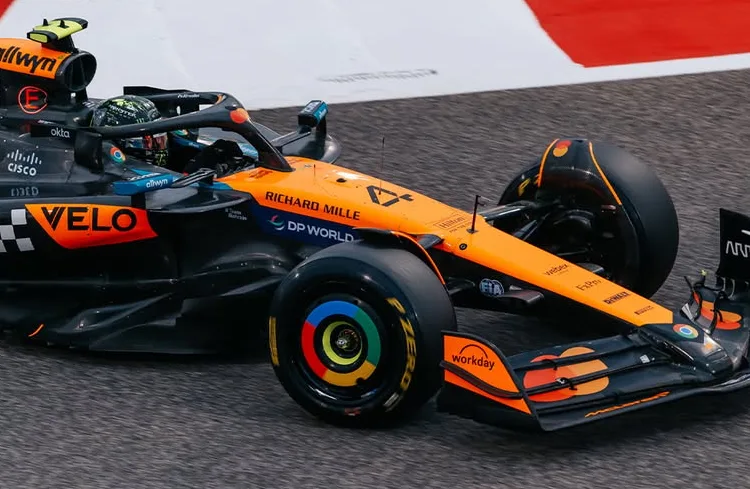 Marshall e Houldey spiegano le innovazioni della MCL39 e la strategia McLaren per il 2026. Scopri le loro dichiarazioni esclusive.