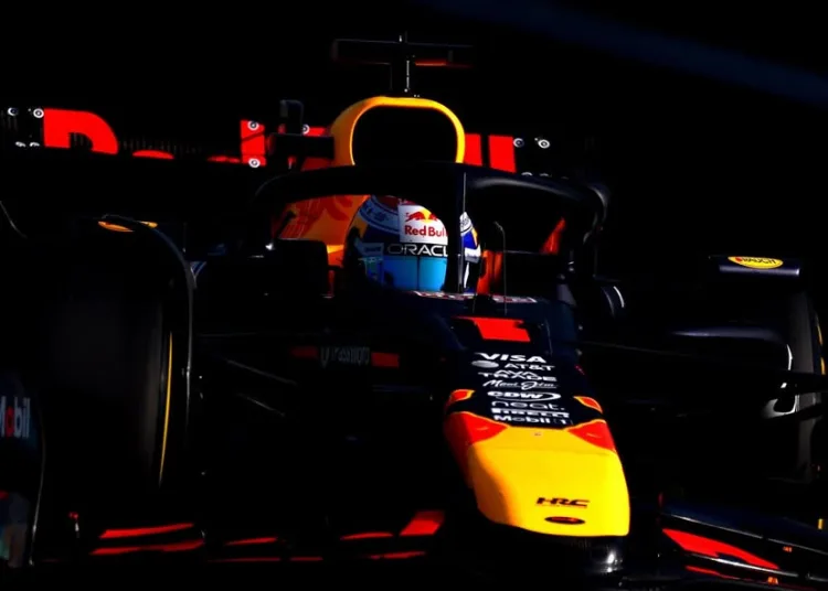Gp Cina 2025, Red Bull, la maledizione del secondo pilota: Verstappen domina, Lawson fatica