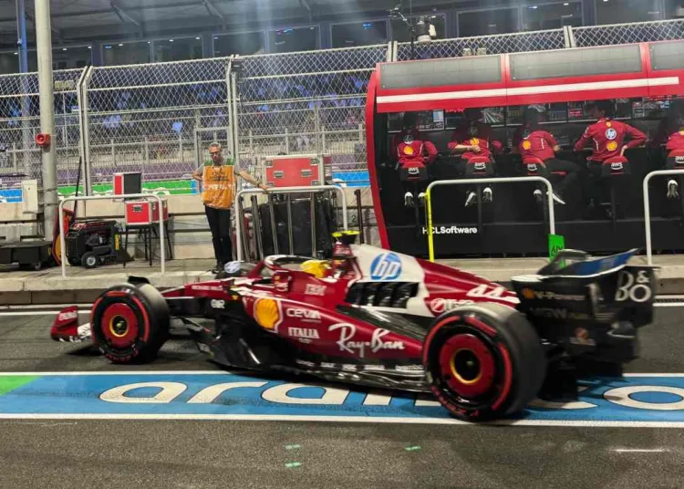 Lewis Hamilton scende in pista nel Gp dell'Arabia Saudita 2025