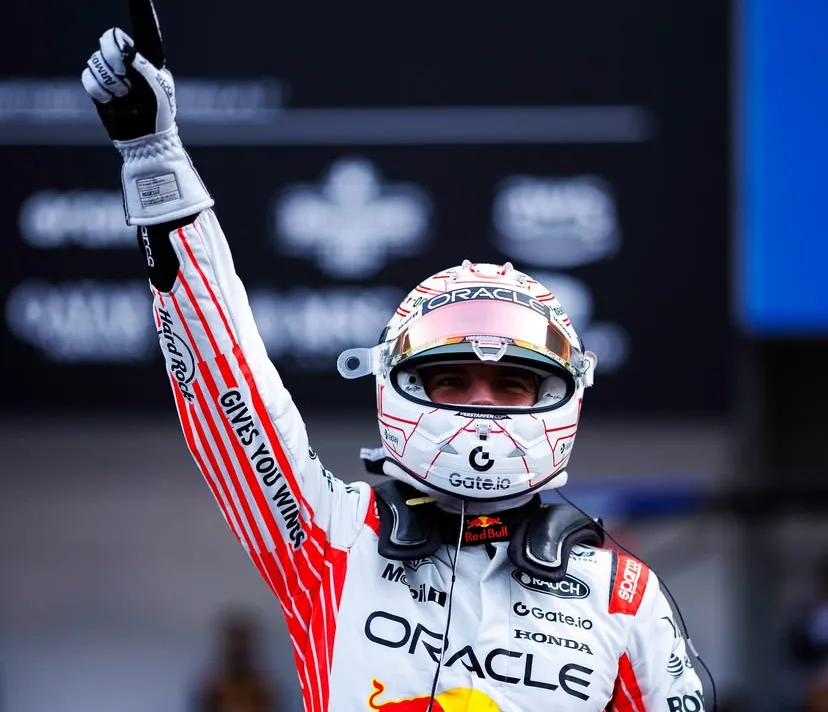 Gp Giappone - Red Bull, Verstappen superlativo: pole a Suzuka davanti alle due McLaren