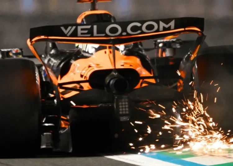 Gp Arabia Saudita, McLaren: Norris tradito dalla pressione. Piastri beffato da Verstappen