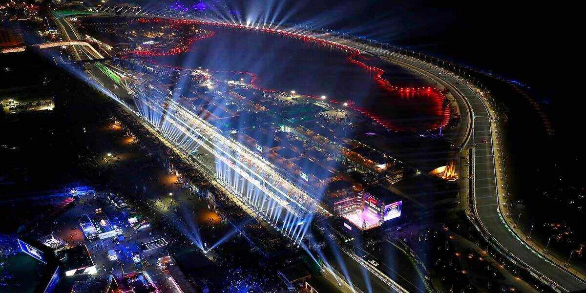 Jeddah in notturna