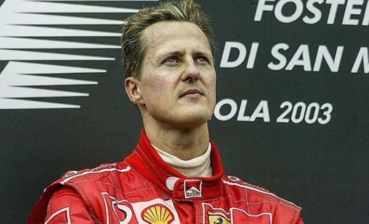 Michael Schumacher sul podio del Gran Premio di San Marino 2003