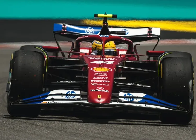 Gp Miami 2025: pioggia, sorpassi e colpi di scena. Norris vince con l'aiuto della Safety Car, Verstappen penalizzato, Leclerc a muro ma Ferrari sul podio