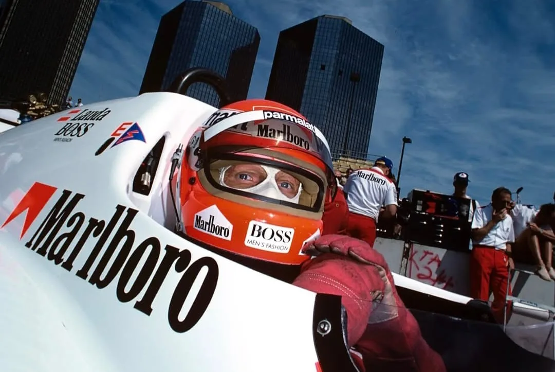 Niki Lauda nel 1984 a bordo della McLaren