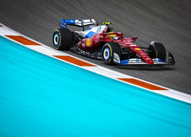 Lewis Hamilton sul circuito di Miami
