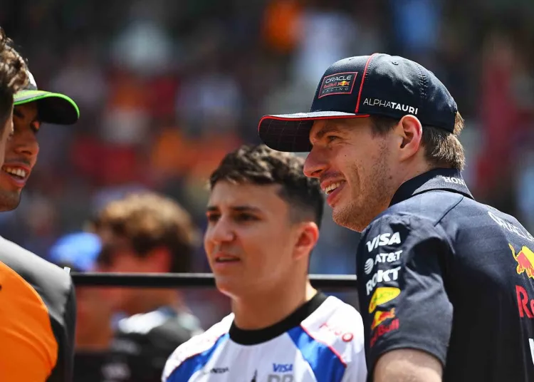Isack Hadjar e Max Verstappen