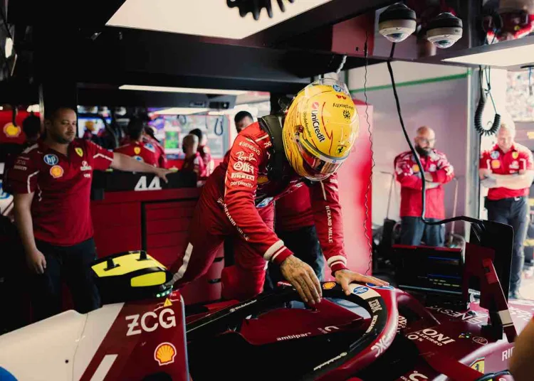 Lewis Hamilton ai box Ferrari, GP Canada 2025