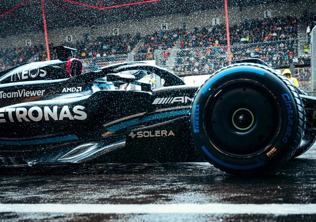 George Russell con le gomme full wet