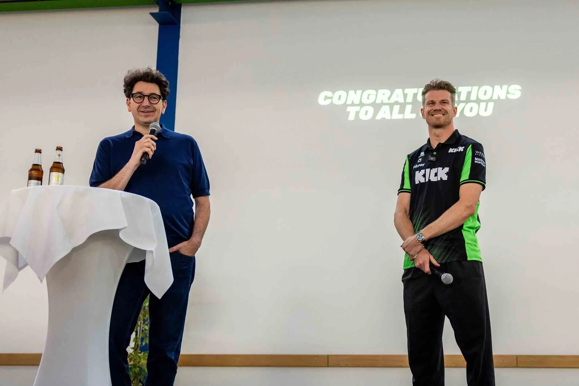 Nico Hülkenberg ai microfoni con Mattia Binotto