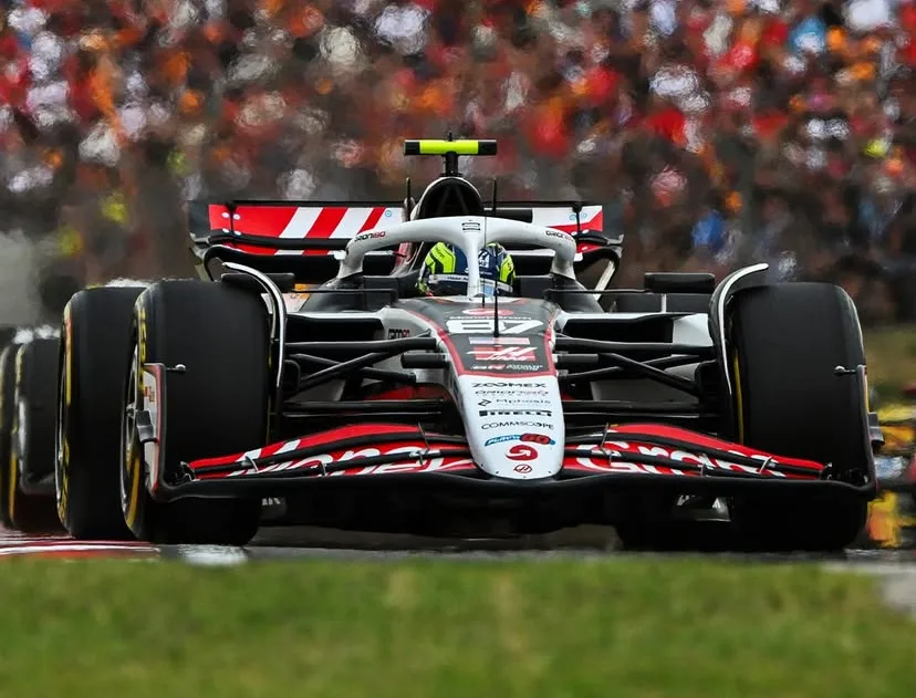C'è vita oltre i top team di F1: la sfida silenziosa che accende il centro classifica