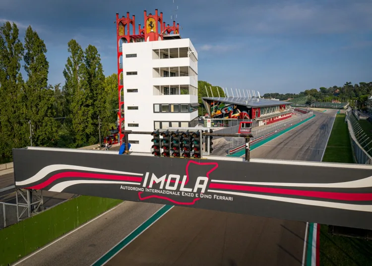 Rettilineo di partenza del circuito di Imola