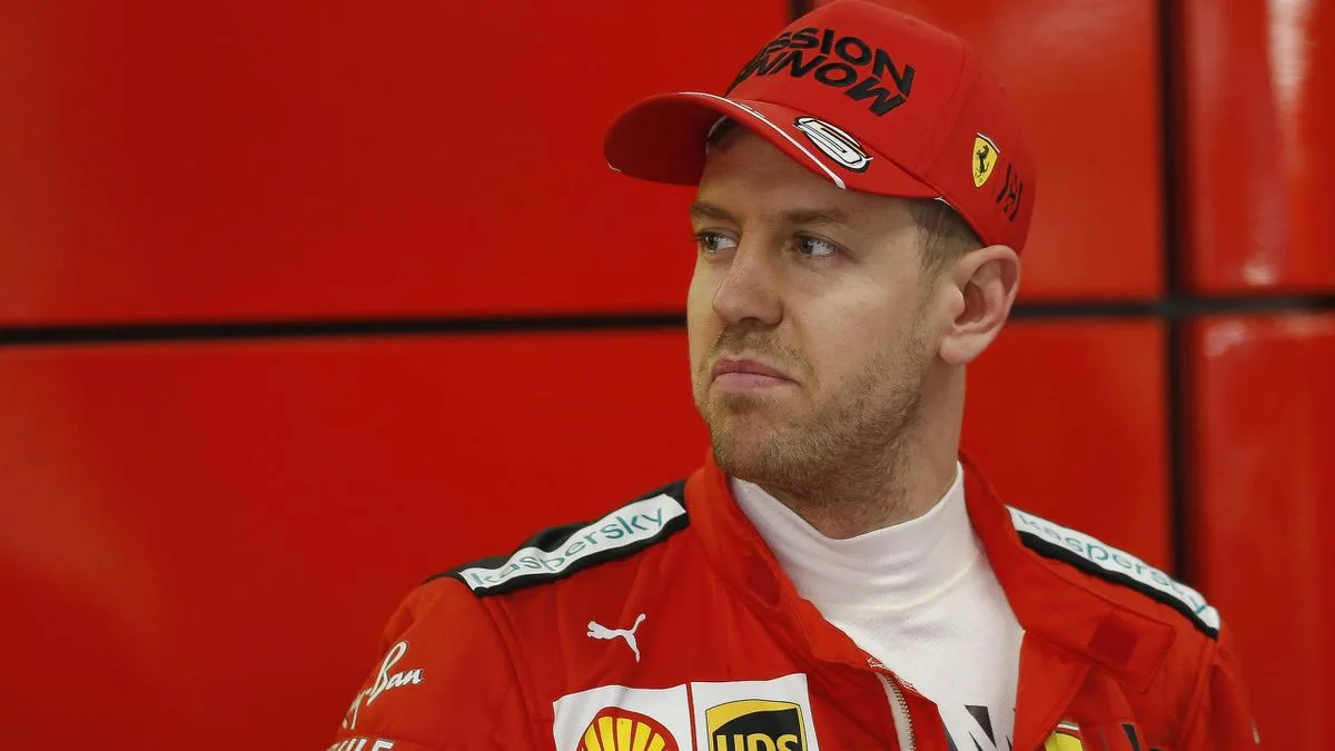 Sebastian Vettel durante i test prestagionali a Barcellona nel 2020, il suo ultimo anno a Maranello