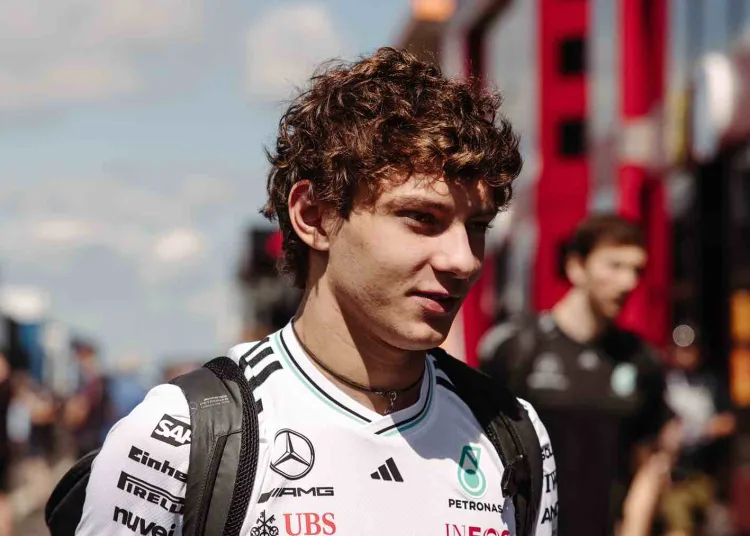 Andrea Kimi Antonelli, nel paddock di F1