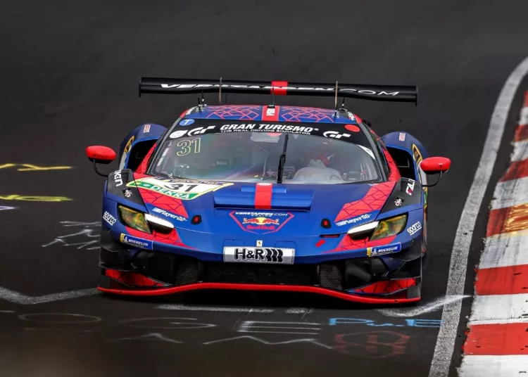 Verstappen all'opera al Nurburgring-Nordschleife